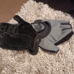 Workout gloves